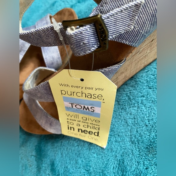 Toms Vegan Wedge Sandals - Picture 2 of 7
